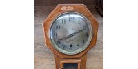 Horloge Sessions USA en bois vintage. 